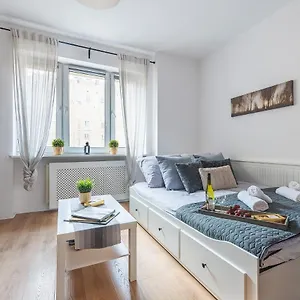 Marszalkowska 83 - Bezplatny Parking - Free Parking - W Pelni Wyposazona Kuchnia - 500m Do Dworca Centralnego - Okna Od Strony Dziedzinca - Wifi - Smart Tv Варшава